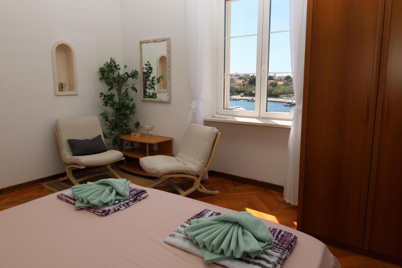 Apartman Dajana Supetar Buitenkant foto