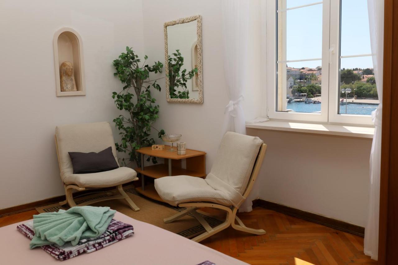 Apartman Dajana Supetar Buitenkant foto