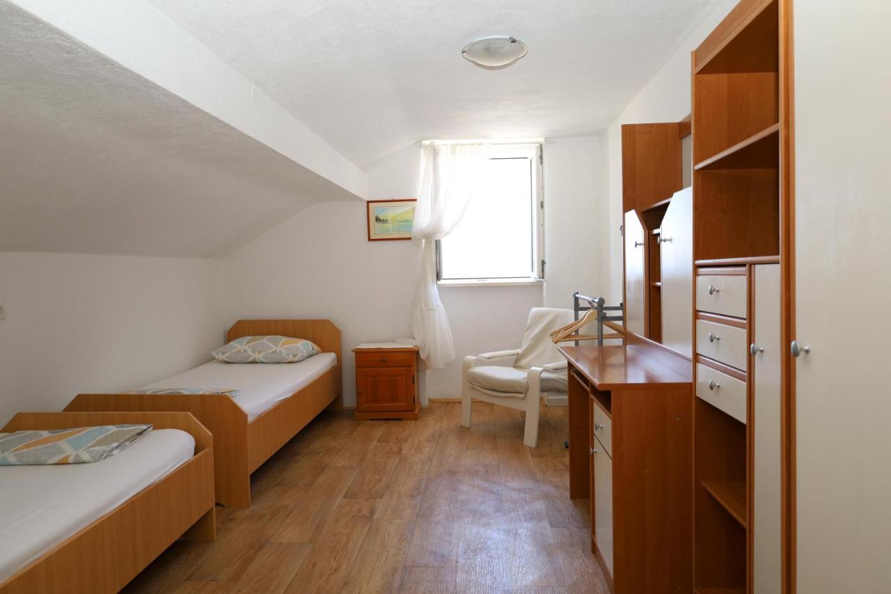 Apartman Dajana Supetar Buitenkant foto