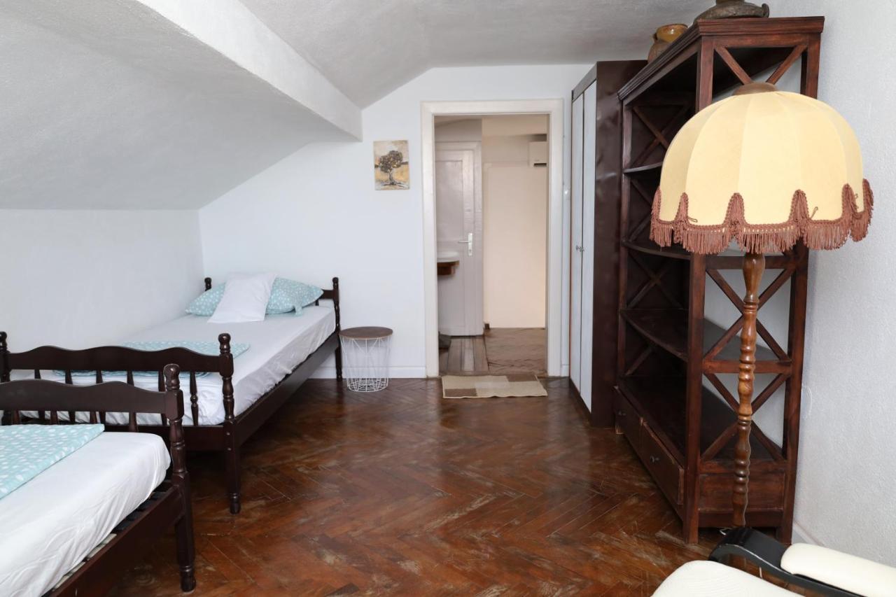 Apartman Dajana Supetar Buitenkant foto